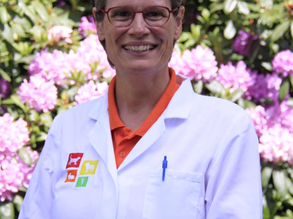 Karin Rosenveldt - Veterinarian