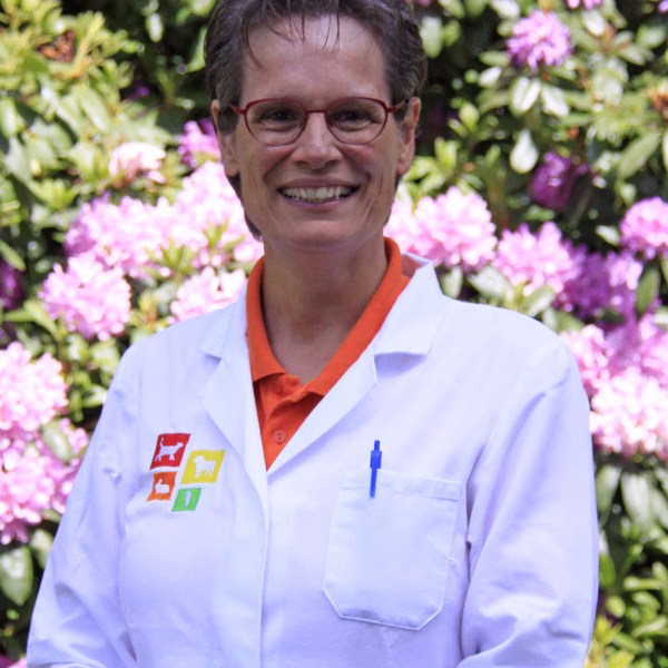 Karin Rosenveldt - Veterinarian