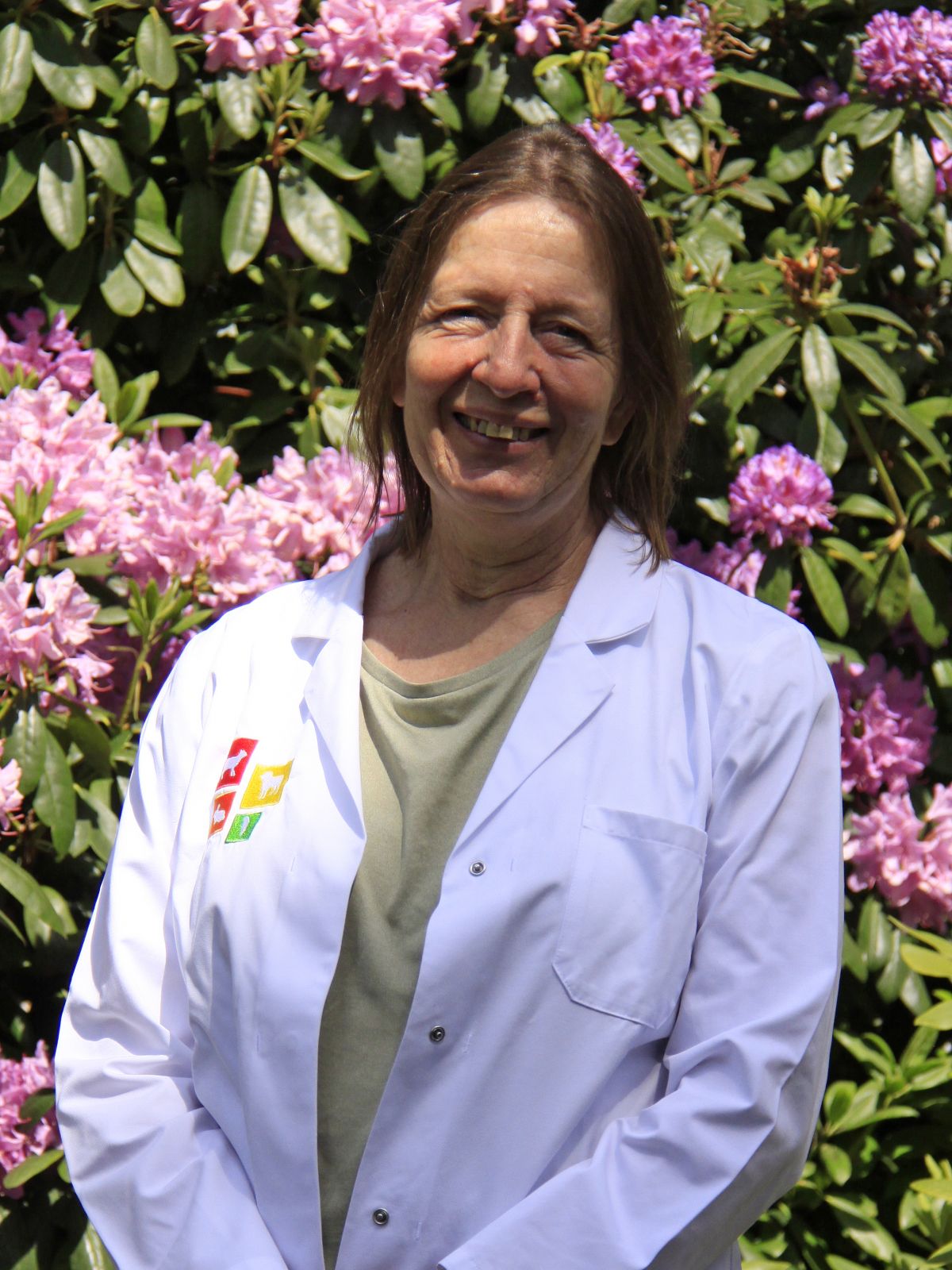 Lilian Castens - Veterinarian.